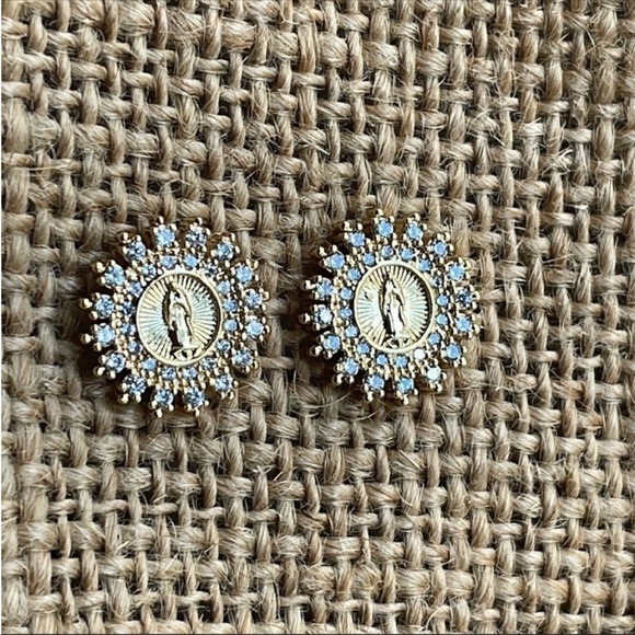 Gold plated virgin Mary CZ Earrings New Gorgeous catholic - Picture 9 of 9